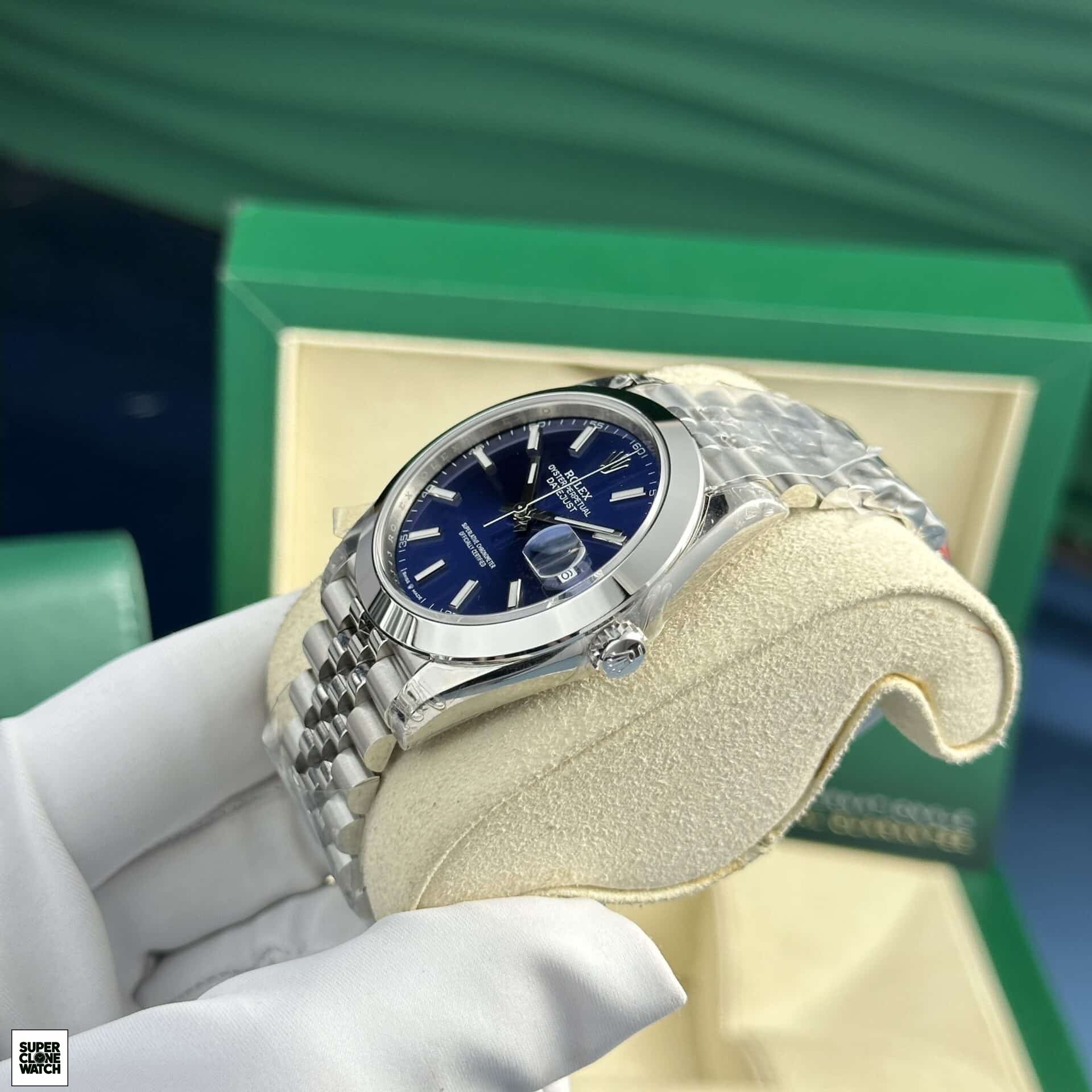 Rolex Datejust 126300 Blue Dial Smooth Bezel Jubilee 4