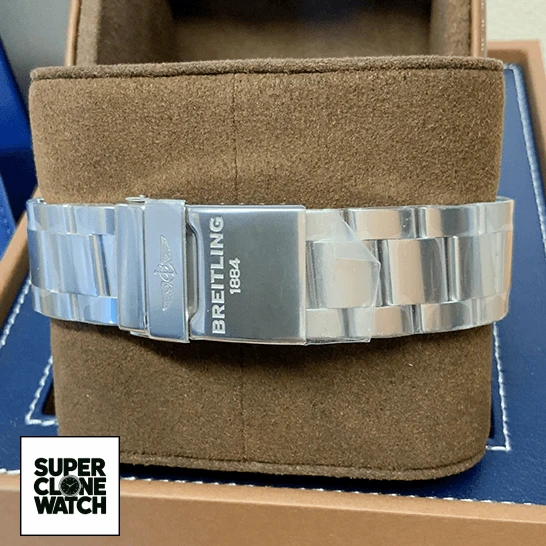 breitling avenger A1338111F564170A replica clasp