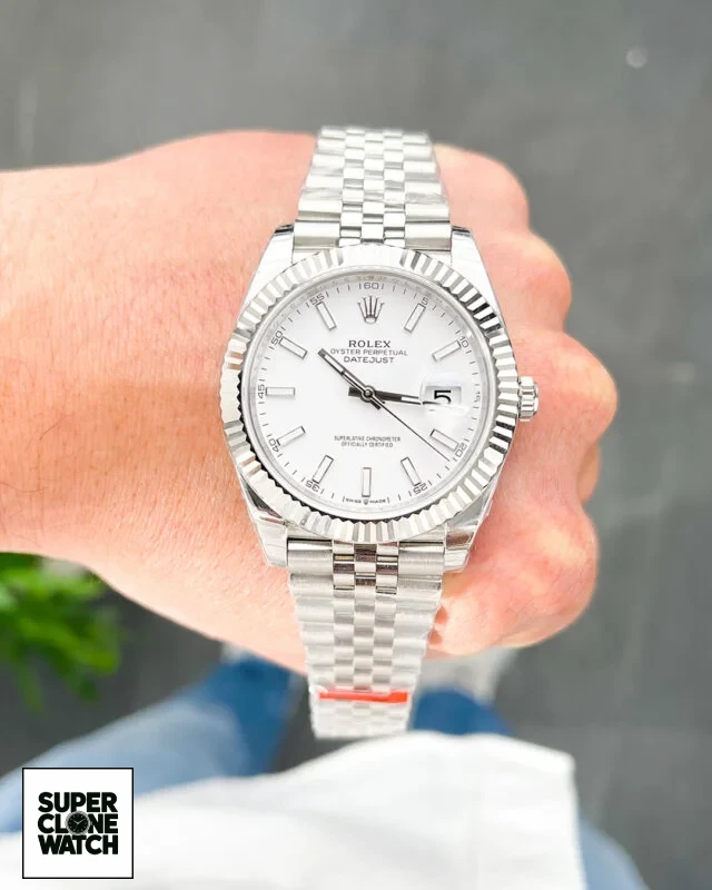 rolex datejust 41 white dial fluted bezel jubilee 126334 6 640x800 1