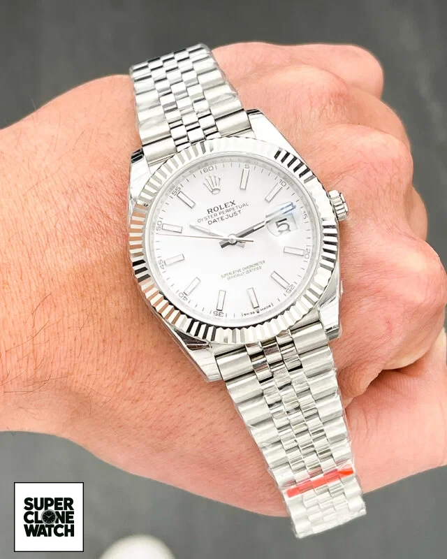 rolex datejust 41 white dial fluted bezel jubilee 126334 7 640x800 1