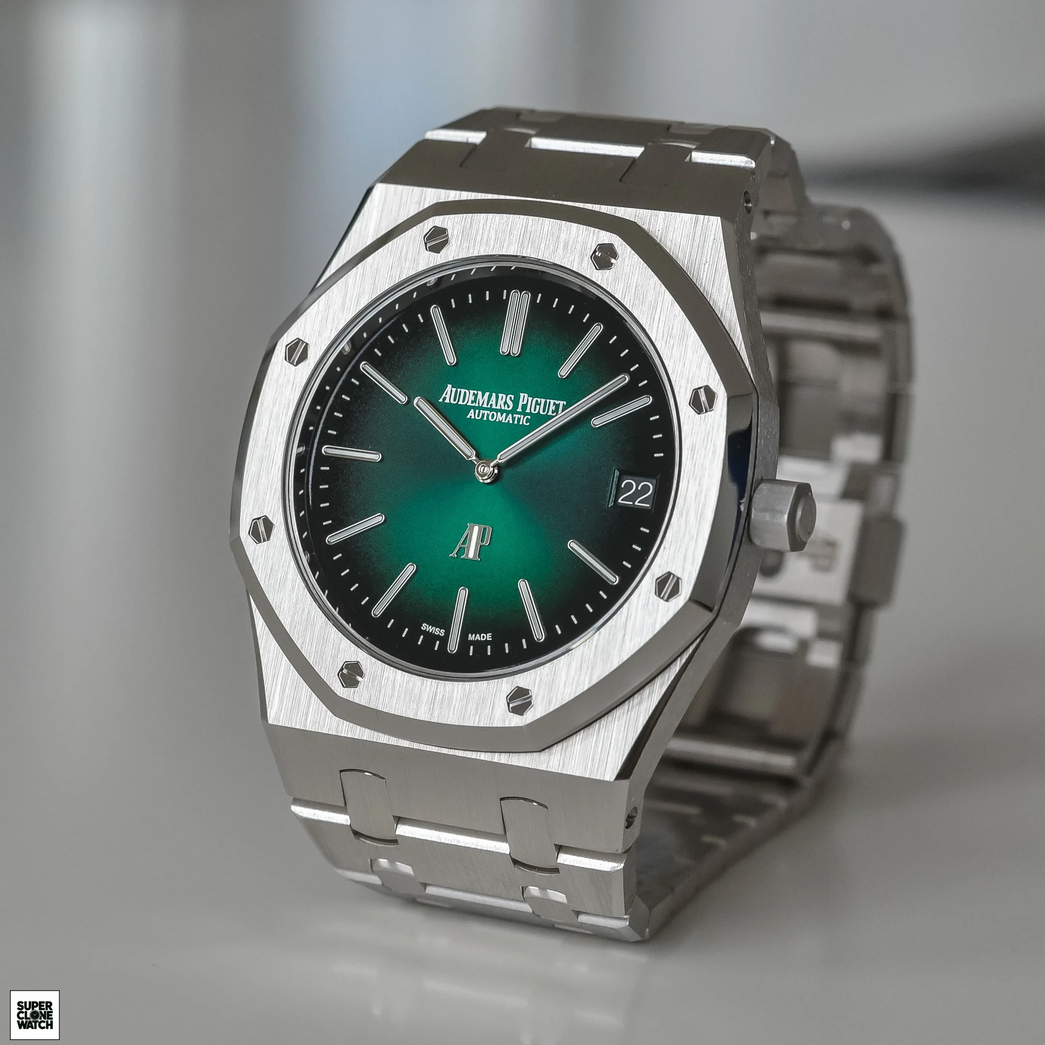 Audemars Piguet Royal Oak Jumbo Extra Thin Platinum Smoked Green Dial 15202PT 2021 review 5