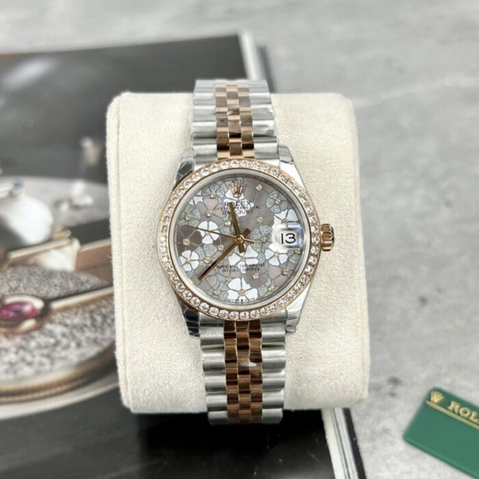 Dong-Ho-Rolex-DateJust-Nu-Mat-Hoa-La-Dinh-Da-Replica-31mm-3-768x768 Dong Ho Rolex DateJust Nu Mat Hoa La Dinh Da Replica 31mm 3 768x768 1