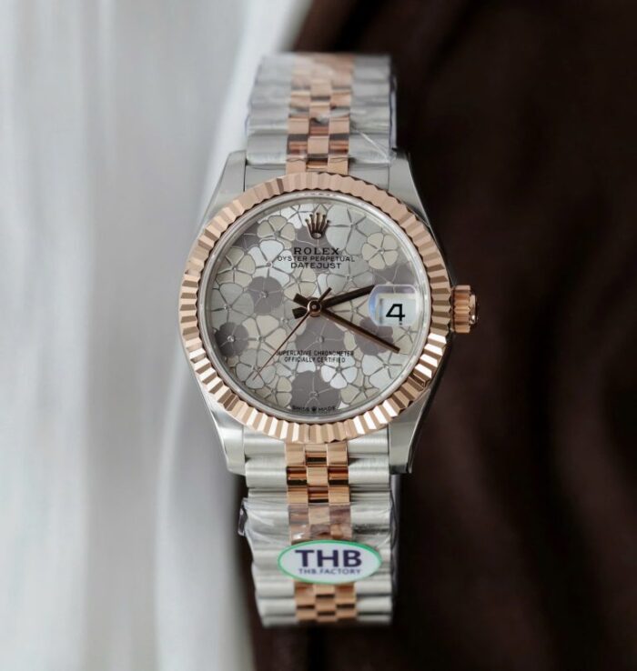 Dong-Ho-Rolex-DateJust-Replica-11-Nu-Mat-So-Bong-Hoa-Xuong-THB-31mm-9-768x810 Dong Ho Rolex DateJust Replica 11 Nu Mat So Bong Hoa Xuong THB 31mm 9 768x810 1