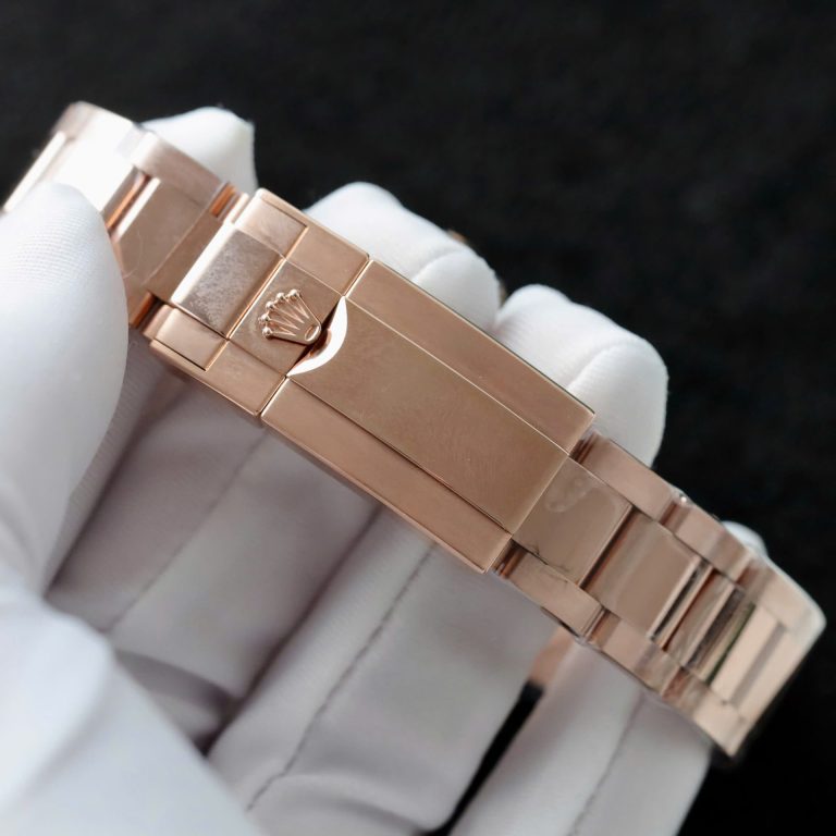 Dong Ho Rolex Daytona Mat Den Che Tac Boc Vang Dinh Kim Cuong Moissanite Baguette 40mm 1 768x768 1