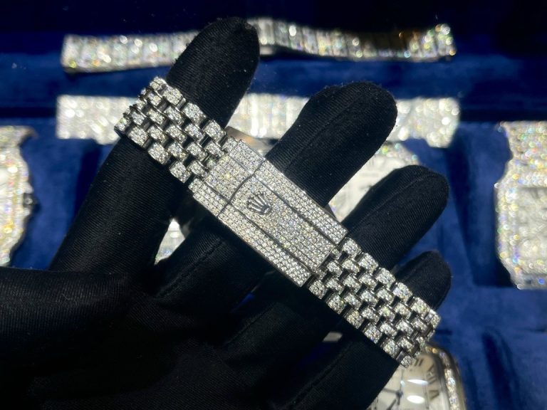 Dong Ho Rolex Do Kim Cuong Moissanite DateJust Mat Xanh Blue 41mm 2 768x576 1