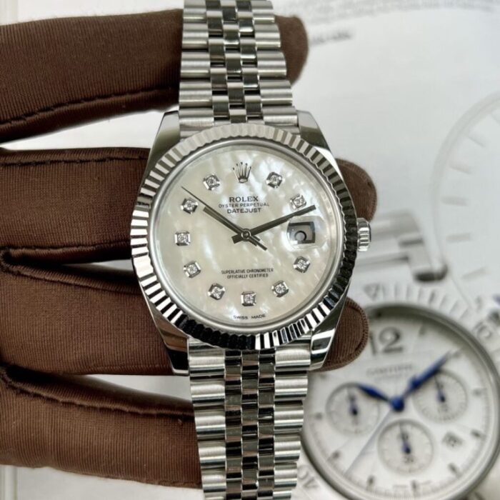 Dong-Ho-Rolex-Nam-Rep-11-Do-Mat-Xa-Cu-Coc-Moissanite-DateJust-41mm-4-768x768 Dong Ho Rolex Nam Rep 11 Do Mat Xa Cu Coc Moissanite DateJust 41mm 4 768x768 1