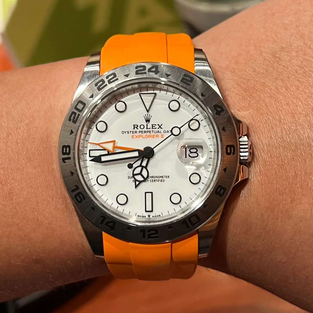 clean explorer ii white dial rubber strap v0 jlti2bk1qejd1