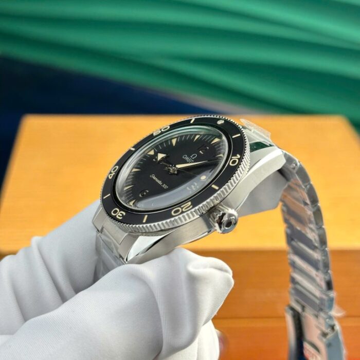 Dong Ho Omega Seamaster 300 Heritage Replica 1 1 Mat Den Day Kim Loai Xuong VS 41mm 2 768x768 1