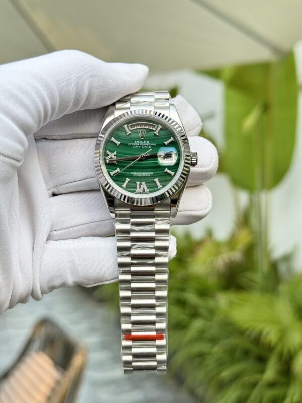Dong Ho Rolex Che Tac Day Date Mat So Da Khong Tuoc Xanh 40mm 4 768x1024 1