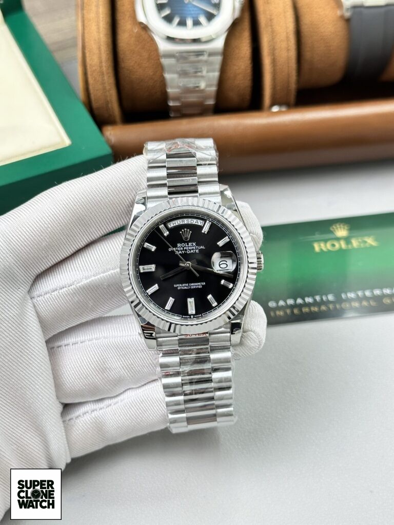 Dong Ho Rolex Day Date 228236 Rep 11 Nang 167gr Mat Den GM Factory 40mm 1 768x1024 1