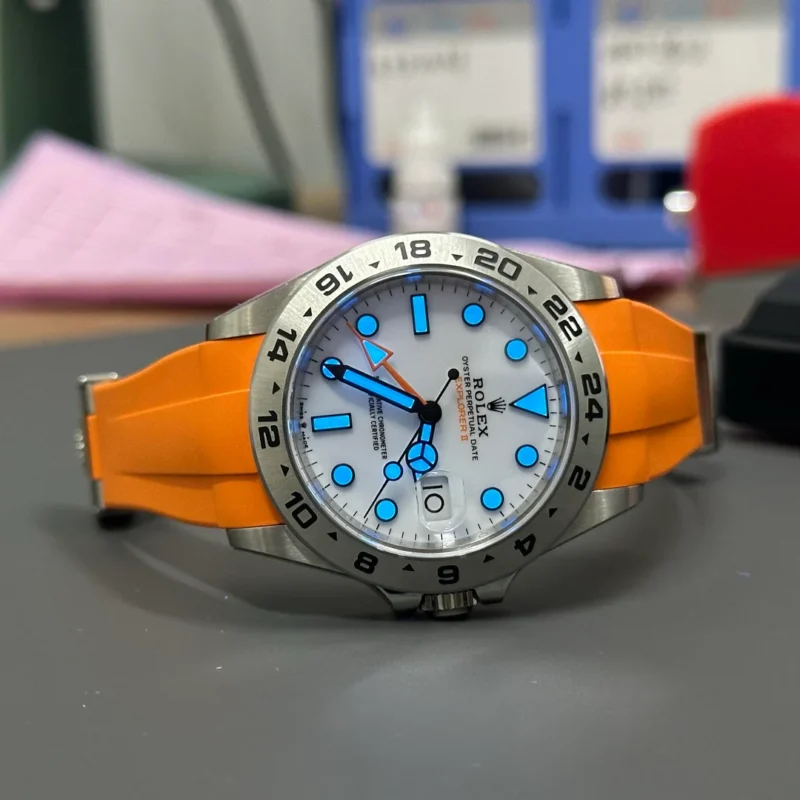 clean explorer ii white dial rubber strap v0 37rgj0w0qejd1
