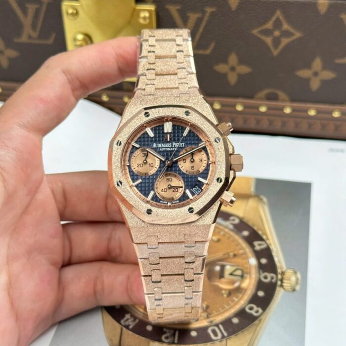 Dong Ho Audemars Piguet Replica 11 Royal Oak Chronograph Frosted Gold 26240 Mat Xanh Blue Xuong APS 41mm 11 768x768 1