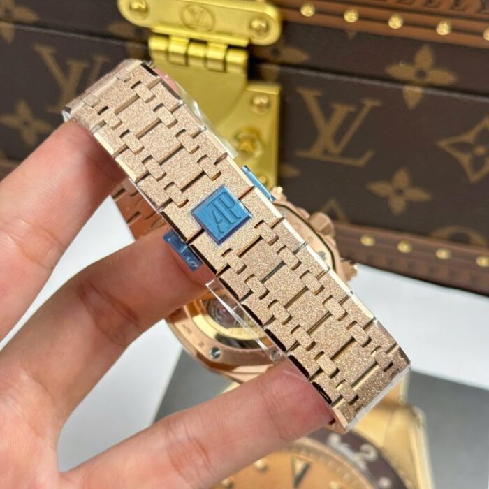 Dong Ho Audemars Piguet Replica 11 Royal Oak Chronograph Frosted Gold 26240 Mat Xanh Blue Xuong APS 41mm 12 768x768 1