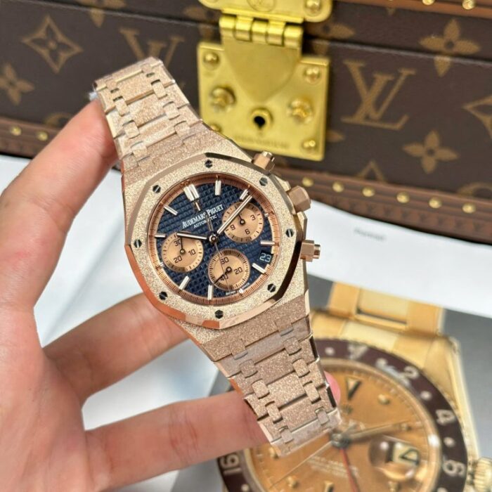 Dong Ho Audemars Piguet Replica 11 Royal Oak Chronograph Frosted Gold 26240 Mat Xanh Blue Xuong APS 41mm 2 768x768 1