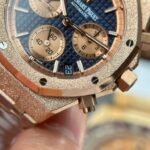 Dong Ho Audemars Piguet Replica 11 Royal Oak Chronograph Frosted Gold 26240 Mat Xanh Blue Xuong APS 41mm 5 768x768 1